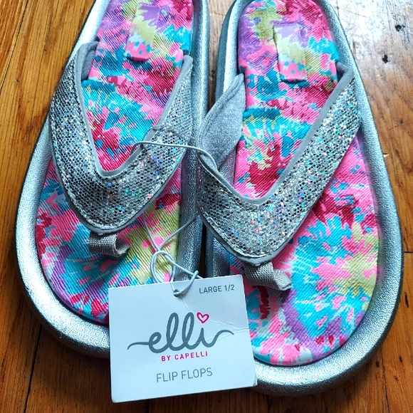 "Tie Dye" pattern Flip Flops - Elli by Cappelli - new with tags - size 1-2 youth - Picture 7 of 7